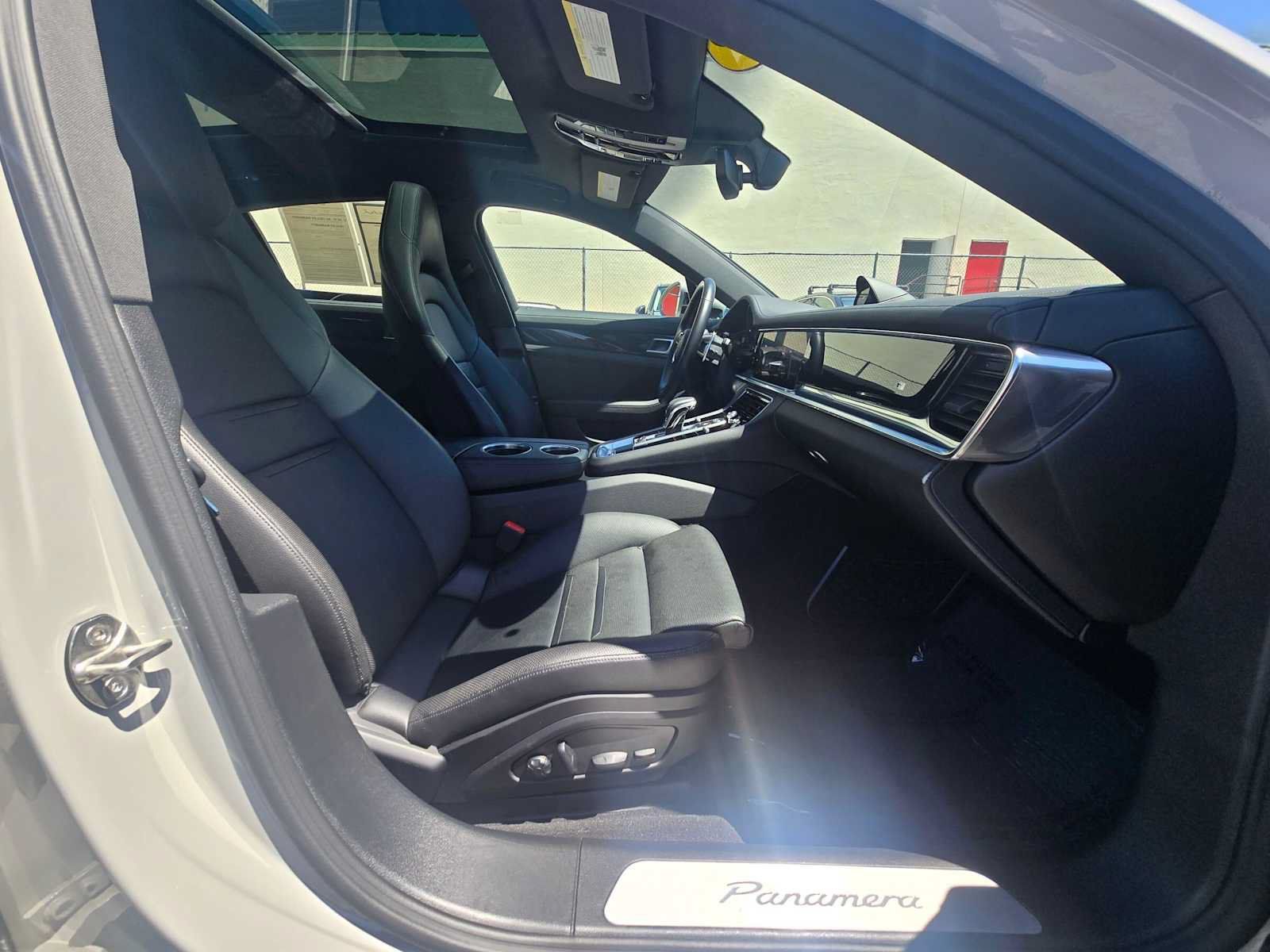 Used 2023 Porsche Panamera RWD image 11
