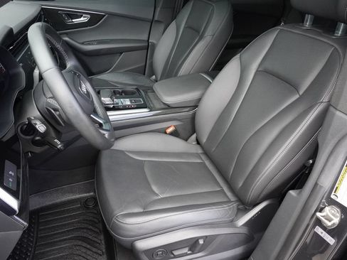 Used 2021 Audi Q8 Premium Plus w/ Premium Plus Package AWD/4WD image 20
