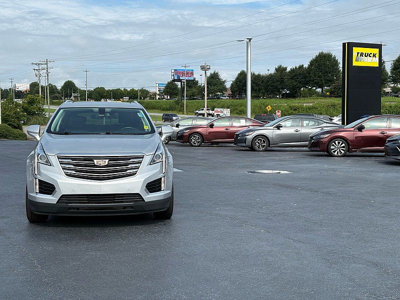 Used 2017 Cadillac XT5 Luxury FWD image 4