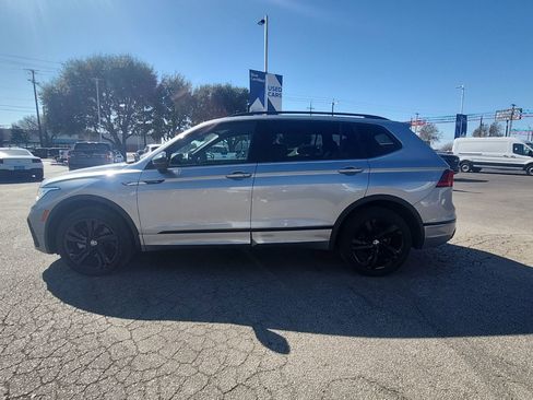 Used 2023 Volkswagen Tiguan SE R-Line image 4