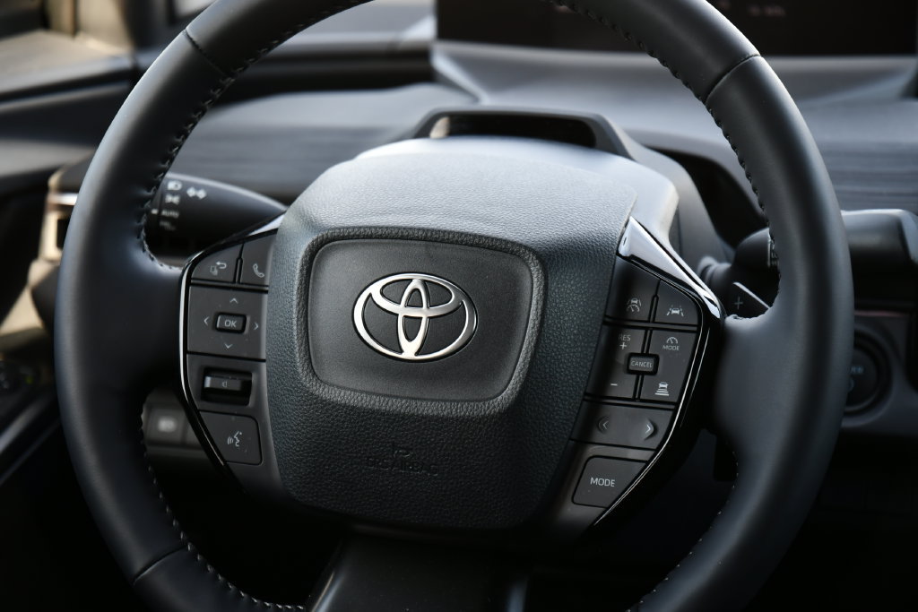 Used 2026 Toyota C-HR AWD/4WD image 26