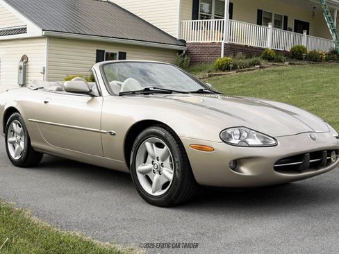 Used 1999 Jaguar XK8 Convertible image 12