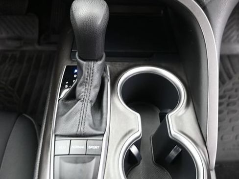 Used 2022 Toyota Camry LE FWD image 17