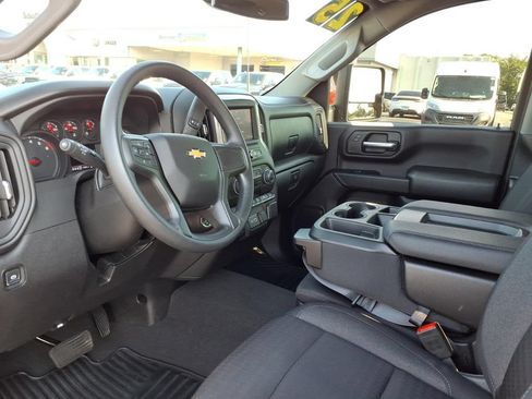 Used 2025 Chevrolet Silverado 2500 Custom w/ Custom Value Package AWD/4WD image 8