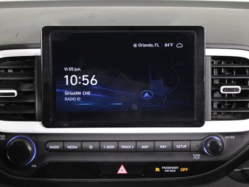 Certified 2024 Hyundai Venue Limited FWD image 9