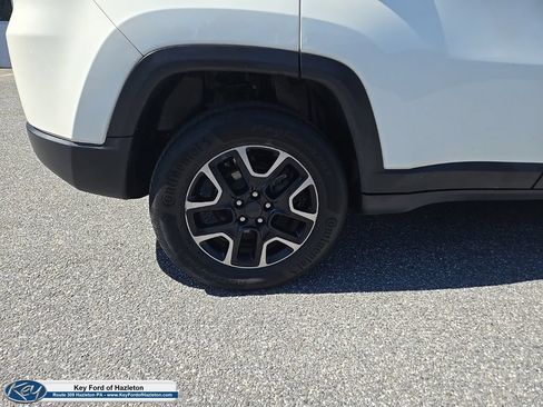 Used 2019 Jeep Compass Trailhawk AWD/4WD image 14