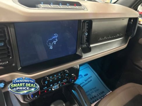 Used 2023 Ford Bronco Wildtrak image 16