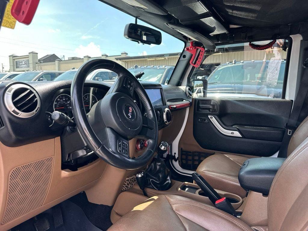 Used 2017 Jeep Wrangler Unlimited Sahara w/ Max Tow Package AWD/4WD image 26