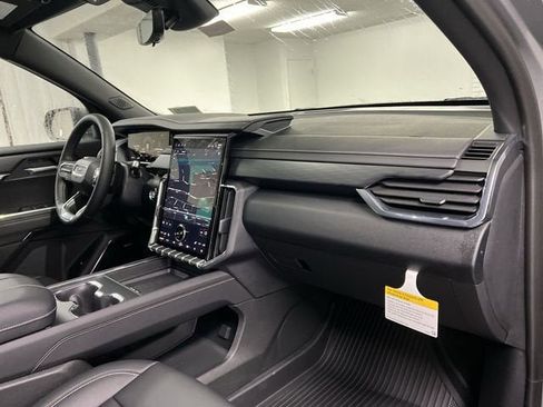 New 2026 GMC Acadia Elevation image 29