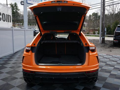 Used 2022 Lamborghini Urus AWD/4WD image 48
