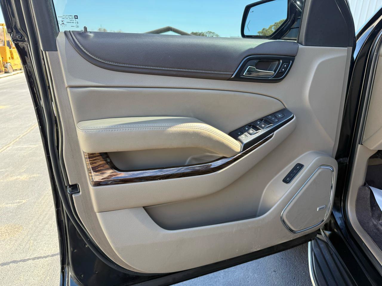 Used 2019 GMC Yukon SLT w/ Premium Edition AWD/4WD image 7