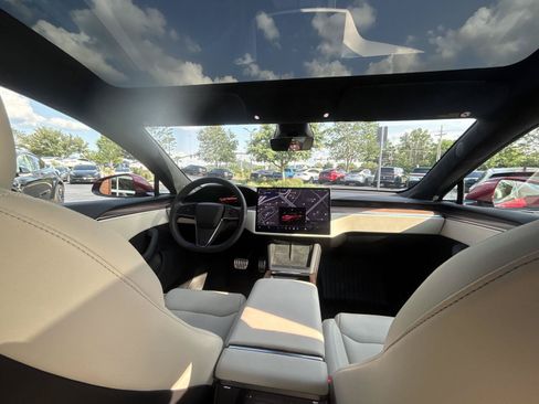 Used 2026 Tesla Model S AWD/4WD image 17