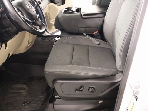 Used 2021 RAM 1500 Big Horn image 10