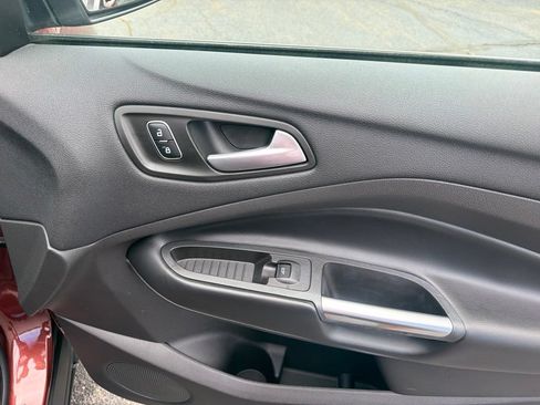 Used 2018 Ford Escape SE w/ SE Sync 3 Package FWD image 35