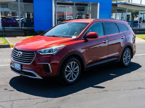 Used 2018 Hyundai Santa Fe SE AWD/4WD image 2