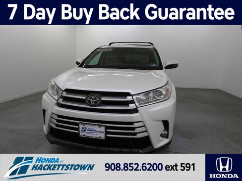 Used 2018 Toyota Highlander XLE AWD/4WD image 1