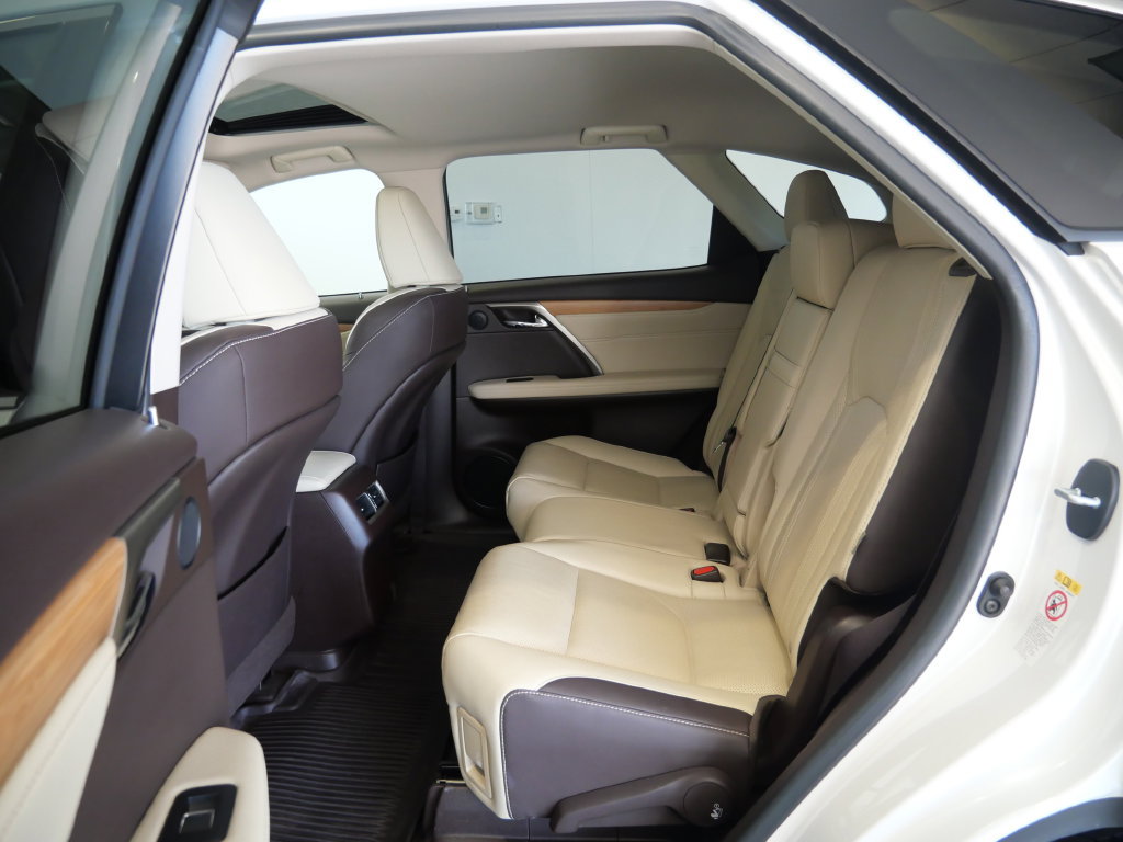 Used 2018 Lexus RX 350L AWD w/ Premium Package image 25