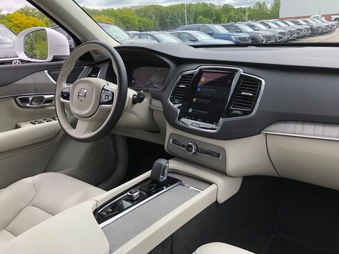 New 2025 Volvo XC90 B6 Plus w/ Protection Package Premier image 17