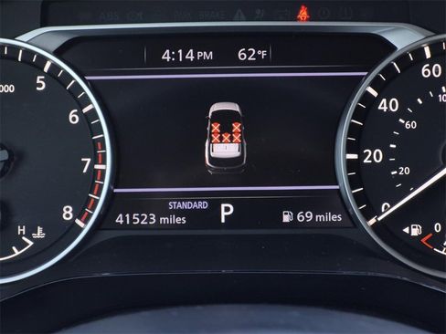 Used 2023 Nissan Pathfinder SV w/ SV Premium Package image 18