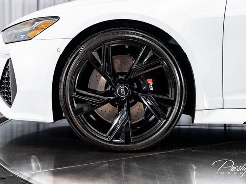 Used 2022 Audi RS 6 w/ Executive Package image 11