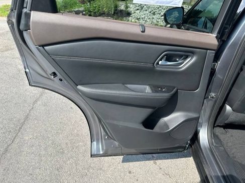 Used 2021 Nissan Rogue SV w/ Premium Package FWD image 22
