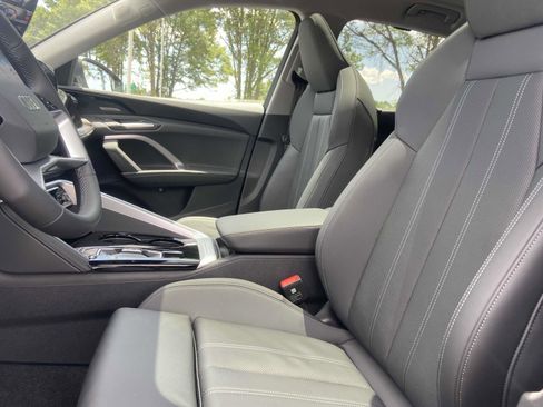 New 2025 Audi Q5 Premium Plus image 17