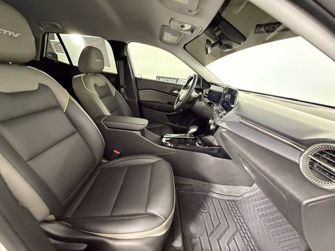 Used 2025 Chevrolet Trax ACTIV w/ Driver Confidence Package image 16