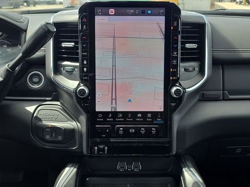 New 2025 RAM 2500 Laramie AWD/4WD image 12