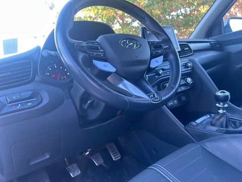 Used 2022 Hyundai Veloster N image 9
