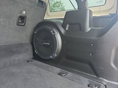 Used 2022 Jeep Wrangler Unlimited Sahara w/ Cold Weather Group AWD/4WD image 14