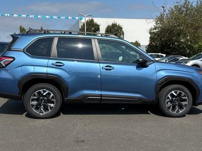 New 2025 Subaru Forester Premium w/ Convenience Package #1