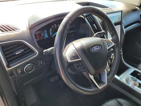 Used 2022 Ford Edge Titanium image 25