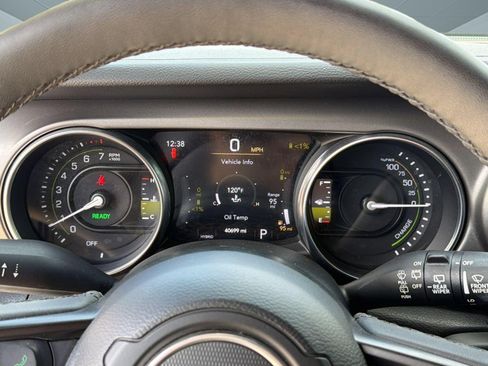 Used 2023 Jeep Wrangler Unlimited w/ Sun & Screen Package AWD/4WD image 22