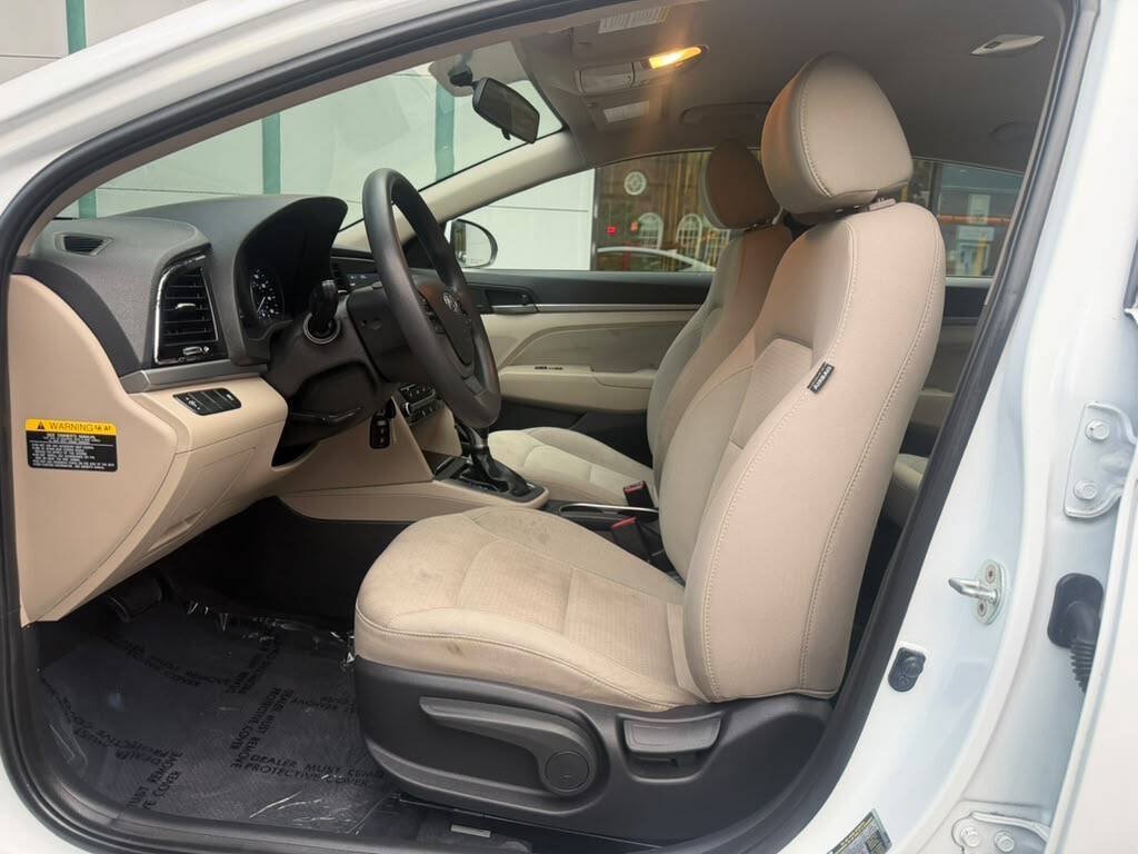 Used 2017 Hyundai Elantra SE FWD image 24