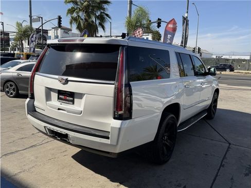 Used 2018 Cadillac Escalade ESV Luxury RWD image 64