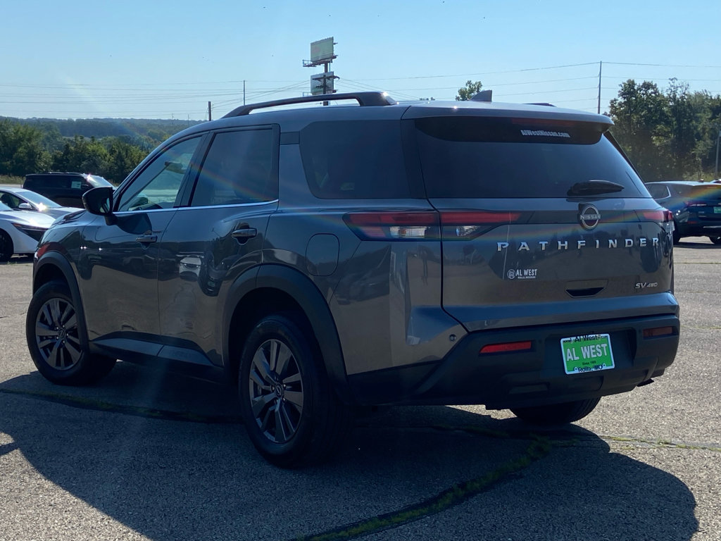 Used 2024 Nissan Pathfinder SV AWD/4WD image 5