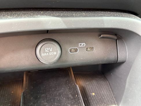 Used 2023 Volvo XC40 B5 Ultimate w/ Climate Package AWD/4WD image 29