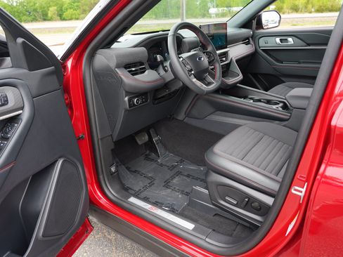 Used 2025 Ford Explorer ST-Line w/ Premium Package AWD/4WD image 15