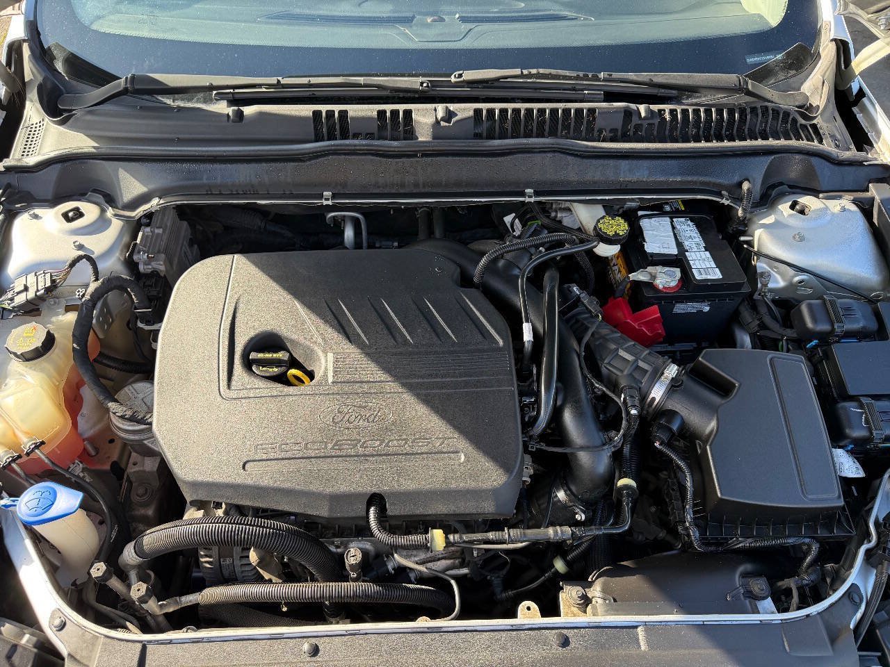 Used 2016 Ford Fusion SE w/ Equipment Group 202A FWD image 16