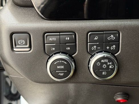 Used 2023 GMC Sierra 1500 SLT w/ SLT Premium Package image 33