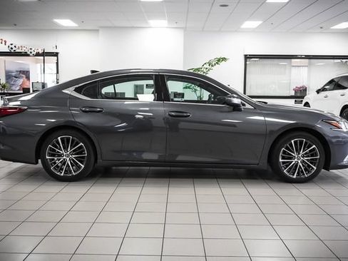 Used 2025 Lexus ES 350 w/ Premium Package FWD image 5