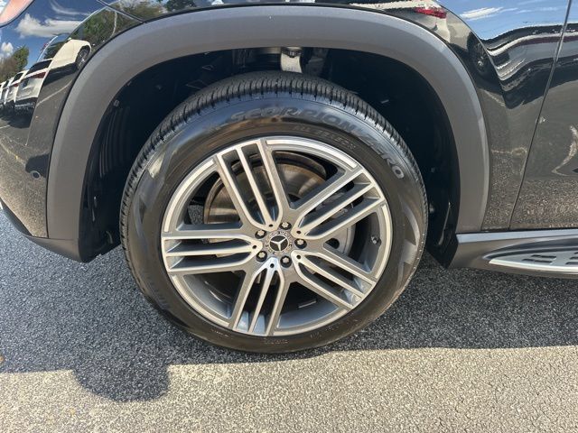 Used 2026 Mercedes-Benz GLS 450 4MATIC image 10