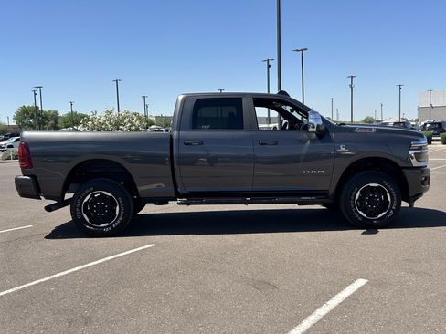Used 2025 RAM 2500 Laramie AWD/4WD image 6