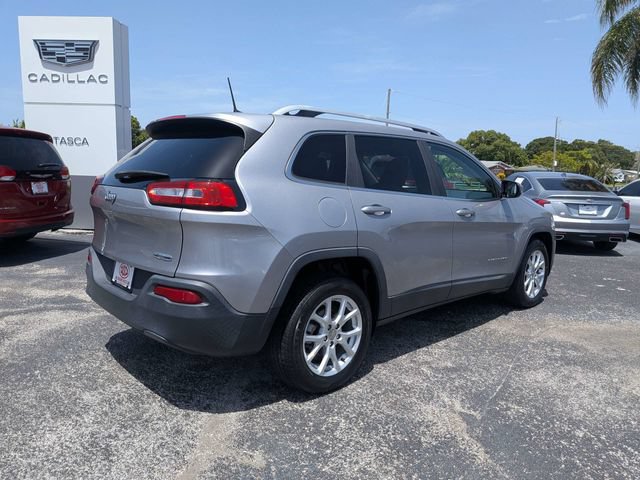 Used 2018 Jeep Cherokee Latitude FWD image 4