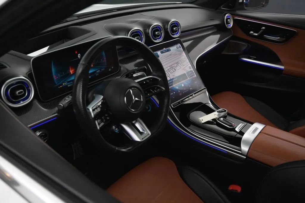 Used 2023 Mercedes-Benz C 43 AMG 4MATIC Sedan image 44