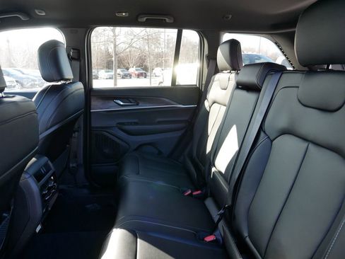 New 2025 Jeep Grand Cherokee Limited image 29