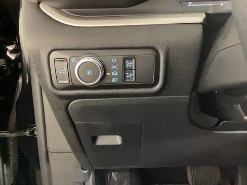 Used 2022 Ford Explorer XLT w/ Equipment Group 202A image 27