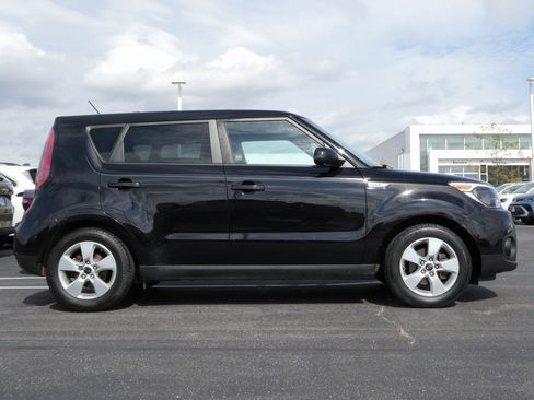 Used 2018 Kia Soul image 2