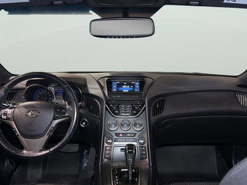 Used 2016 Hyundai Genesis 3.8 image 13