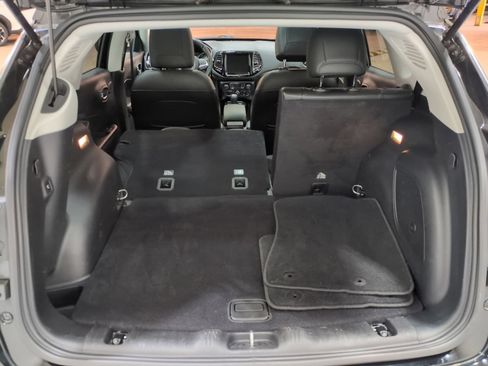 Used 2021 Jeep Compass Limited w/ Sun and Sound Group AWD/4WD image 14